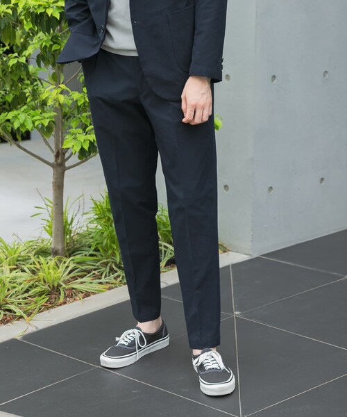 URBAN RESEARCH DOORS(アーバンリサーチドアーズ)の「『イージーケア』LIFE STYLE TAILOR シアサッカーコンフォータブルパンツ(スラックス・メンズ・NAVY/BLACK・S/M/L/XL)」の2枚目の写真