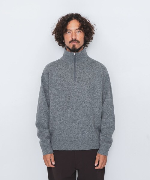 URBAN RESEARCH Sonny Label（アーバンリサーチサニーレーベル）の「OOPS　バックBIGロゴニット（ニット/セーター・メンズ・GRAY/BLACK/GREIGE・M/L/XL）」の19枚目の写真