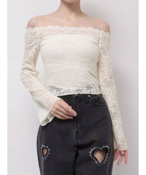 EVRIS（エヴリス）の「スカラップオフショルレーストップス（シャツ/ブラウス・レディース・ホワイト/ブラック・F）」の2枚目の写真