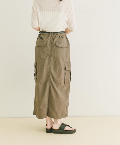 ITEMS URBANRESEARCH(アイテムズ アーバンリサーチ)の「ベルト付きカーゴスカート(スカート・レディース・MOC/BLK・Free)」の12枚目の写真