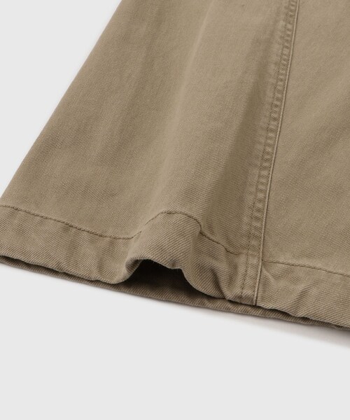 ADAM ET ROPE'(アダムエロペ)の「【NVRFRGT/ネヴァーフォーゲット】3D TWISTED CARGO PANTS(カーゴパンツ・メンズ・ブラック/ベージュ・1/2)」の13枚目の写真