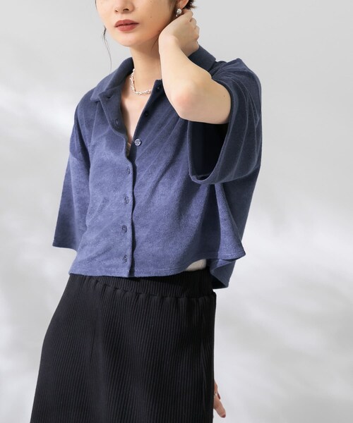 KBF（ケイビーエフ）の「クロップドパイルポロシャツ（ポロシャツ・レディース・PINK/CAMEL/BLUE・one）」の5枚目の写真