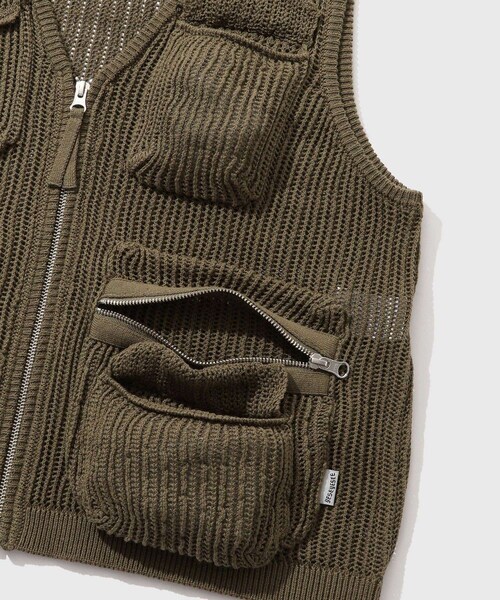 ADAM ET ROPE'（アダムエロペ）の「【YESEYESEE/イエスアイシー】KNITTED UTILITY VEST（ベスト・メンズ・ブラック/カーキ・L/M）」の10枚目の写真