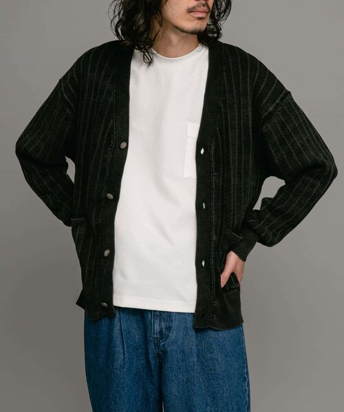 URBAN RESEARCH Sonny Label（アーバンリサーチサニーレーベル）の「コンチョボタンニットカーディガン（カーディガン/ボレロ・メンズ・スミクロ/ブルー/ピンク・M/L）」の5枚目の写真