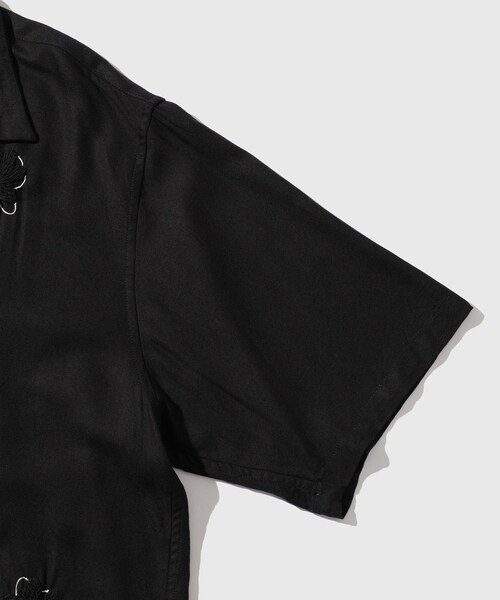 ADAM ET ROPE'(アダムエロペ)の「【NOMARHYTHM TEXTILE for ADAM ET ROPE'】EX Flower Embroidery SS Shirt(シャツ/ブラウス・メンズ・ブラック/キナリ・3/4)」の21枚目の写真