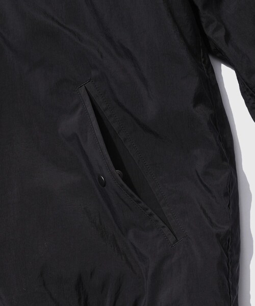ADAM ET ROPE'(アダムエロペ)の「【ATON/エイトン】FIBRIL NYLON SATIN FLIGHT JACKET(その他アウター・メンズ・ブラック系・4/6)」の8枚目の写真