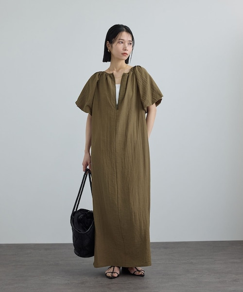 ADAM ET ROPE'（アダムエロペ）の「【WEB限定】2WAYリネンブレンドエンブロイダリーワンピース（ワンピース・レディース・ブラック/カーキ/レッド系・F）」の8枚目の写真