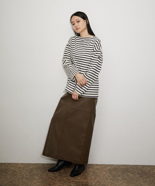 ADAM ET ROPE'（アダムエロペ）の「【公式サイト限定】【SAINT JAMES】20JC OUESSANT LOOSE（Tシャツ/カットソー・レディース・ネイビー/ブラック・1）」の8枚目の写真