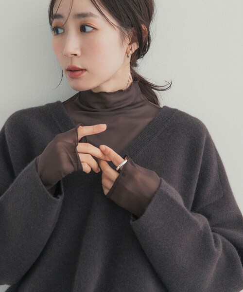URBAN RESEARCH DOORS(アーバンリサーチドアーズ)の「ハイネックチュールインナー(Tシャツ/カットソー・レディース・DOT/BROWN/OFF・Free)」の2枚目の写真