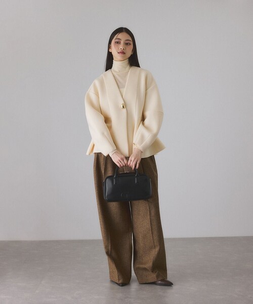 ADAM ET ROPE'（アダムエロペ）の「【サステナブル】ロゴスクエアボストンバッグ（ボストンバッグ・レディース・ブラック/ブラウン/シルバー・F）」の14枚目の写真