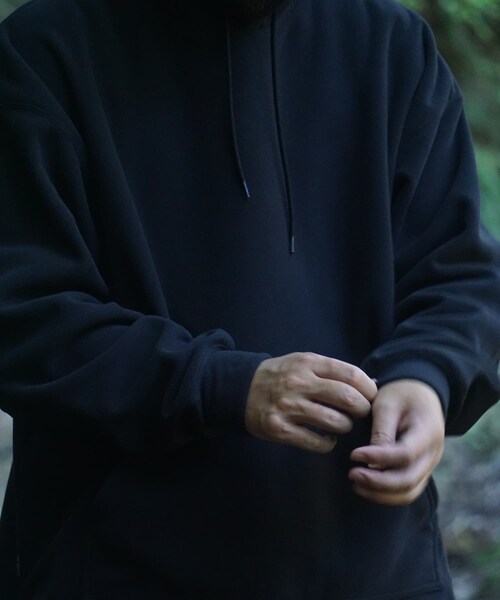 URBAN RESEARCH（アーバンリサーチ）の「WILDTHINGS×LAKE SEEKERS　POLARTEC DRAWSTRING HOOD（パーカー・メンズ・Black・M/L/XL）」の15枚目の写真