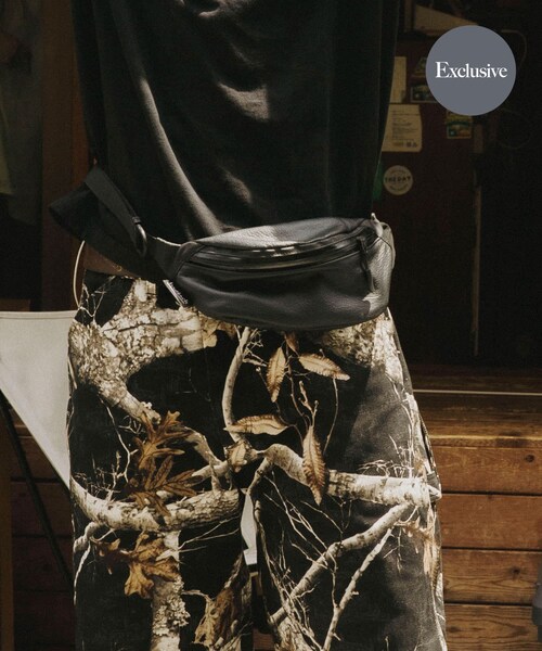 URBAN RESEARCH(アーバンリサーチ)の「『別注』BAGJACK×URBS LEATHER HIP BAG(ボディバッグ/ウエストポーチ・メンズ・BLACK・Free)」の2枚目の写真