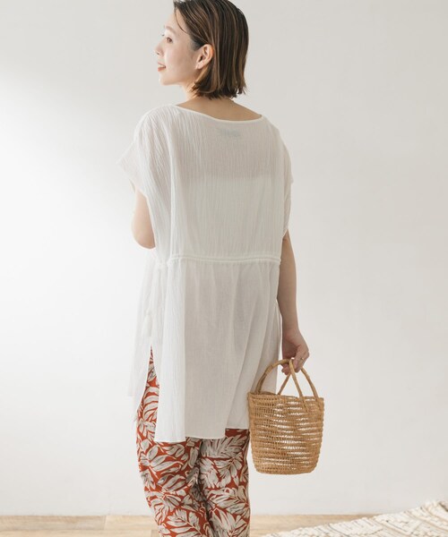 URBAN RESEARCH ROSSO（アーバンリサーチロッソ）の「F by ROSSO　ウエストギャザーオーバーブラウス（シャツ/ブラウス・レディース・BROWN/BLACK/WHITE・FREE）」の8枚目の写真