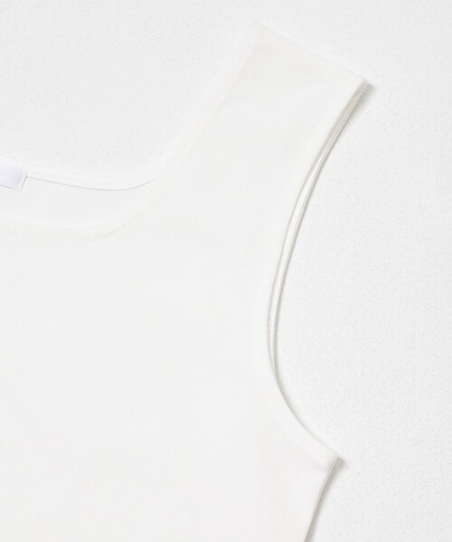 URBAN RESEARCH（アーバンリサーチ）の「スクエアネックタンクトップ（タンクトップ・レディース・WHITE/BLACK/BROWN・Free）」の6枚目の写真