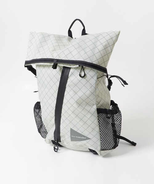 EKAL（エカル）の「and wander　ECOPAK 18L backpack（バックパック/リュック・メンズ・Black/Off White・one）」の4枚目の写真