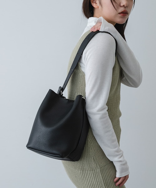 SENSE OF PLACE by URBAN RESEARCH(センスオブプレイスバイアーバンリサーチ)の「マルチショルダースクエアバッグ(ショルダーバッグ・レディース・BLACK/GREIGE/BLUE・One)」の8枚目の写真