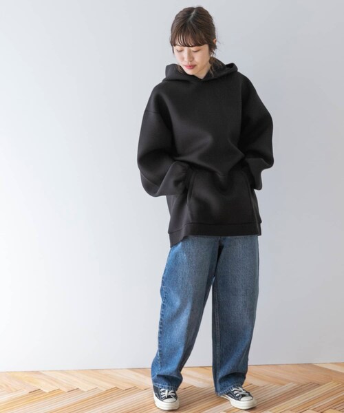 ITEMS URBANRESEARCH（アイテムズ アーバンリサーチ）の「ダンボールニットBIGパーカー（パーカー・レディース・LIGHT BLUE/WHITE/BLACK・one）」の18枚目の写真