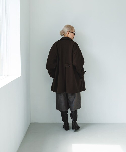 KBF（ケイビーエフ）の「BIGカラーミドルコート（テーラードジャケット・レディース・FOG BEIGE/BROWN/BLACK・one）」の19枚目の写真