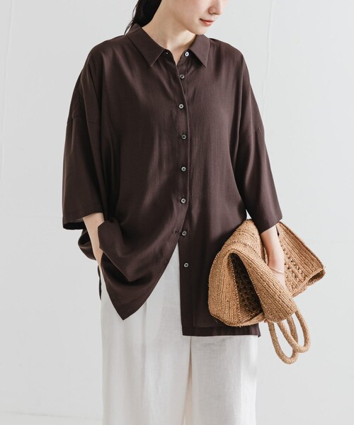 URBAN RESEARCH(アーバンリサーチ)の「ハーフスリーブシアーワイドシャツ(シャツ/ブラウス・レディース・OFF/BROWN/BLACK・FREE)」の3枚目の写真