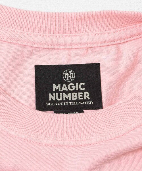 URBAN RESEARCH Sonny Label（アーバンリサーチサニーレーベル）の「MAGIC NUMBER　NAOKO MIYAUCHI T-SHIRTS（Tシャツ/カットソー・メンズ・WHITE/BLACK/PINK・M/L）」の14枚目の写真