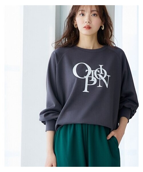 nissen（ニッセン）の「大きいサイズ ダンボールニットラグランプリントプルオーバー（スウェット・レディース・チャコール/モカベージュ/オフホワイト・L~LL相当/3L~4L相当/5L~6L相当/8L相当/10L相当）」の9枚目の写真