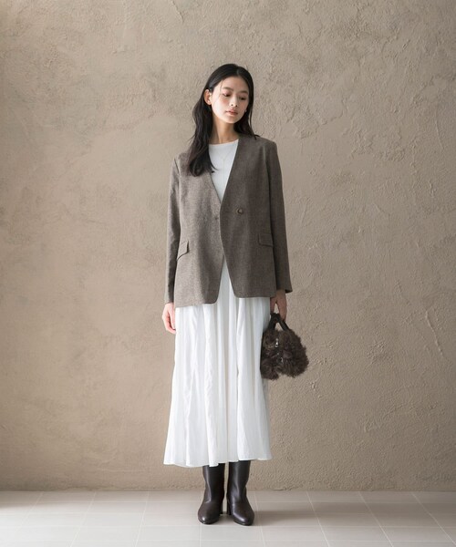 URBAN RESEARCH ROSSO（アーバンリサーチロッソ）の「シルクネップVネックジャケット（ノーカラージャケット・レディース・BLACK/BROWN・36/38）」の20枚目の写真