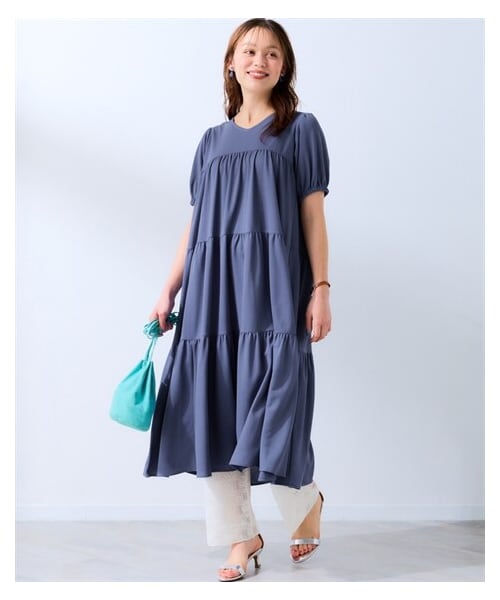 nissen（ニッセン）の「＜大きいサイズ＞ 美ラクRUタッチティアードワンピース（接触冷感・UVカット）（ワンピース・レディース・グレイッシュブルー/チャコールグレー/黒・L/LL/3L/4L/5L/6L/8L/10L）」の21枚目の写真