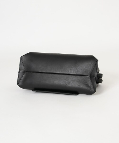 URBAN RESEARCH(アーバンリサーチ)の「OBLONG SHOULDER(ショルダーバッグ・レディース・OYSTER/BLACK・-)」の6枚目の写真