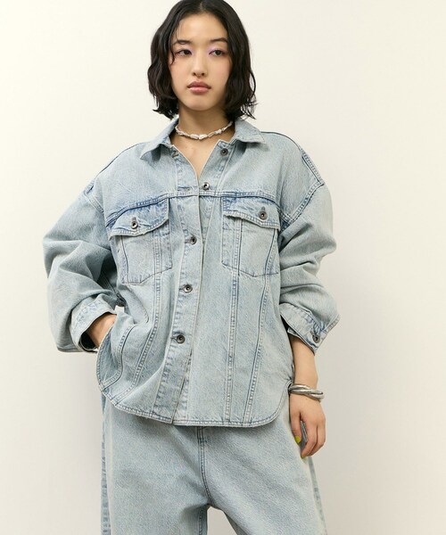 ADAM ET ROPE'(アダムエロペ)の「【サステナブル】シャツライクGジャン(デニムジャケット・レディース・ブルー系/サックス・36/38)」の3枚目の写真