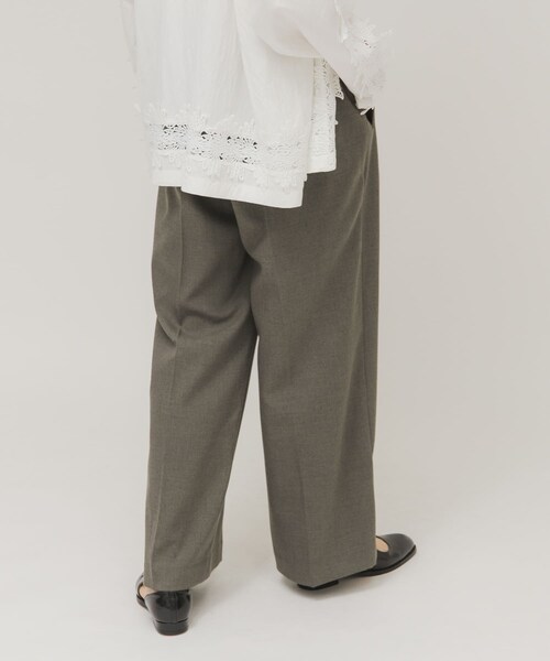 KBF（ケイビーエフ）の「ワンタックミニマルパンツ（その他パンツ・レディース・MOSS GRAY/CHARCOAL・36/38）」の18枚目の写真