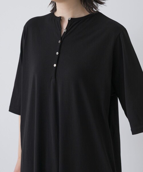 かぐれ（カグレ）の「『2サイズ展開』ヘンリーカットワンピース（ワンピース・レディース・BLACK/CHARCOAL・1/0）」の4枚目の写真