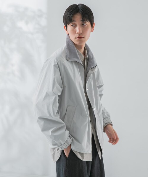 URBAN RESEARCH（アーバンリサーチ）の「new basic VINTAGE NYLON STAND BLOUSON（ブルゾン・メンズ・ICE GRAY/BLACK/CHARCOAL・M/L）」の2枚目の写真