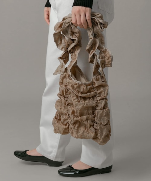 URBAN RESEARCH Sonny Label（アーバンリサーチサニーレーベル）の「Casselini　スクエアギャザーショルダーバッグ（ショルダーバッグ・レディース・ブラック/ホワイト/ベージュ・one）」の3枚目の写真