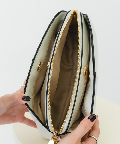 RODE SKO（ロデスコ）の「センターステッチショルダーバッグ（ショルダーバッグ・レディース・BLACK/MILK/ORANGE・one）」の7枚目の写真