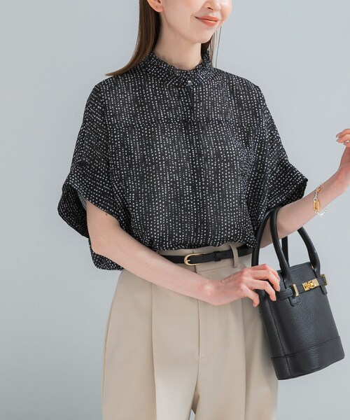 URBAN RESEARCH ROSSO（アーバンリサーチロッソ）の「『WEB/一部店舗限定』ウォッシャブルドットフリルネックブラウス（シャツ/ブラウス・レディース・OFF DOT/KHAKI DOT/BLACK DOT・Free）」の15枚目の写真