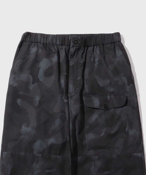 ADAM ET ROPE'(アダムエロペ)の「メッシュプリント カーゴパンツ(カーゴパンツ・メンズ・ブラック系/カーキ系・L/M)」の8枚目の写真