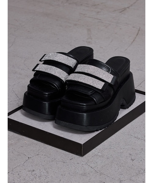 GYDA（ジェイダ）の「Thick sole bijouストラップサンダル（サンダル・レディース・オフホワイト/ブラック・S/M/L）」の6枚目の写真