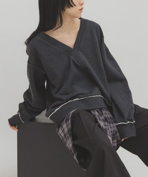 KBF（ケイビーエフ）の「2WAYルーズスウェット（Tシャツ/カットソー・レディース・BEIGE/LATTE/CHARCOAL・One）」の5枚目の写真