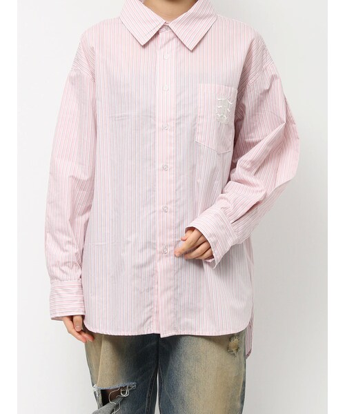 EVRIS（エヴリス）の「E emblemオーバーサイズシャツ（シャツ/ブラウス・レディース・ホワイト/ピンク/ブルー・F）」の11枚目の写真