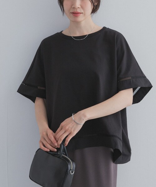 URBAN RESEARCH DOORS(アーバンリサーチドアーズ)の「ハシゴレースドッキングプルオーバー(Tシャツ/カットソー・レディース・OFF WHITE/BLACK/CAMEL・Free)」の2枚目の写真
