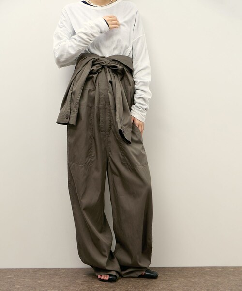 ADAM ET ROPE'（アダムエロペ）の「【Le Minor for ADAM ET ROPE'】別注 COMBINAISON AR（サロペット/オーバーオール・レディース・ブラウン/ネイビー・F）」の12枚目の写真