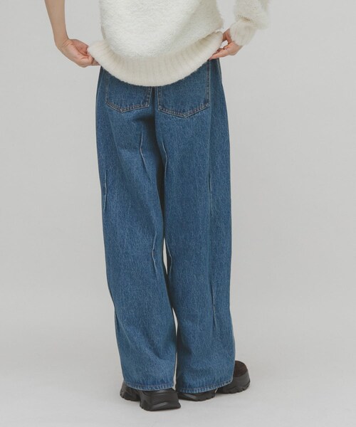 KBF（ケイビーエフ）の「タックWIDEデニム（デニムパンツ・レディース・L.BLUE/BLUE・36/38）」の6枚目の写真