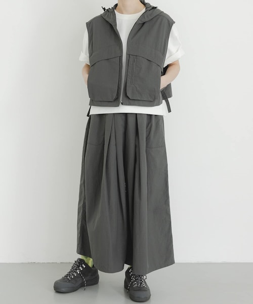 EKAL（エカル）の「『UR TECH』ナイロンタッサーワイドパンツ（その他パンツ・レディース・レイクサンリーフ/グラファイト/ネイビー/レイクブルー/ベージュ・One）」の13枚目の写真