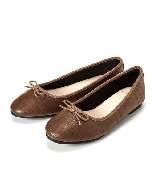 nissen（ニッセン）の「【ゆったり幅広】やわらかバレエシューズ（ワイズ４Ｅ）（バレエシューズ・メンズ・黒(スエード調)/グレー(スエード調)/【移行済】ネイビー(スエード調)/【移行済】レオパード(スエード調)/オーク(スエード調)/【移行済】バイオレット(スエード調)/【移行済】ブラウン(クロコ型押し)/【移行済】チェック柄/【移行済】ツイード/黒(キルティング柄)/黒(スムース)/【移行済】シャンパンゴールド(グリッター/黒(エナメル調)/グレージュ(エナメル調)/ネイビーデニム/【移行済】シルバー(グリッター)/【移行済】ラベンダー(スエード調)/赤(エナメル調)/【移行済】グレーヘンプ(生地)/【移行済】ベージュ(パイソン柄)/ホワイト(スムース)/キャメル(メッシュ型押し)/イエロー(スムース)/【移行済】オーク(スムース)/【移行済】ラベンダー(スムース)/【移行済】ピスタチオ(スエード調)/【移行済】ライトベージュクロコ/【移行済】チョコブラウン(スエード調)/【移行済】オレンジ(スエード調)/【移行済】黒(クロコ型押し)/【移行済】ブラウン(チェック柄)/【移行済】ホワイト(エナメル調)/シルバー/アイボリーキルティング/黒(ラメツイード調)/黒生地/アイボリー(ポコポコ素材)・M=23.0~23.5cm/4E/L=24.0~24.5cm/4E/LL=25.0~25.5cm/4E/3L=26.0~26.5cm/4E）」の15枚目の写真