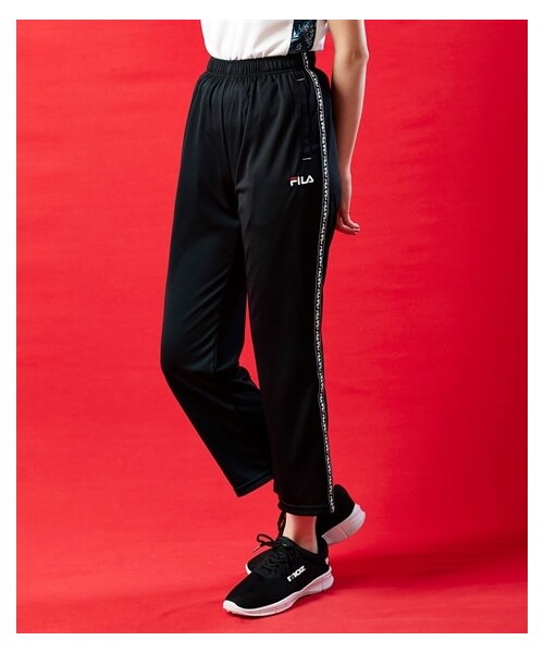 nissen（ニッセン）の「大きいサイズサイドラインパンツ（吸汗速乾・UVカット）／FILA（パンツ・レディース・チャコールグレー/ネイビー/ブラック・L/LL/3L/4L/5L/6L/8L/10L）」の3枚目の写真