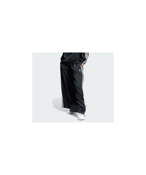 adidas（アディダス）の「アディカラー サテン ワイドレッグ トラック