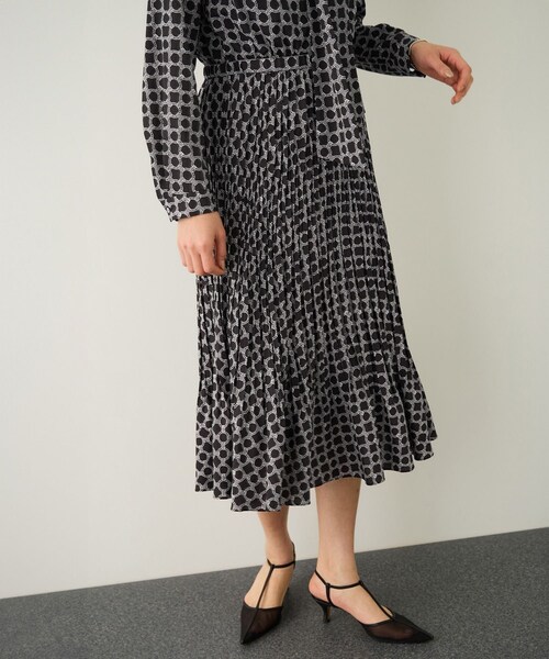 ROPE'（ロペ）の「ship's rope' オリジナルプリントプリーツタイワンピース（シャツワンピース・レディース・キャメル/ネイビー・36/38）」の8枚目の写真