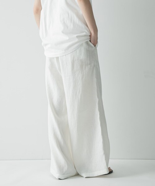 URBAN RESEARCH（アーバンリサーチ）の「『3サイズ展開』リネンイージーワイドスラックス（その他パンツ・レディース・OFF WHITE/BLACK/AMBER・36/38/40）」の7枚目の写真