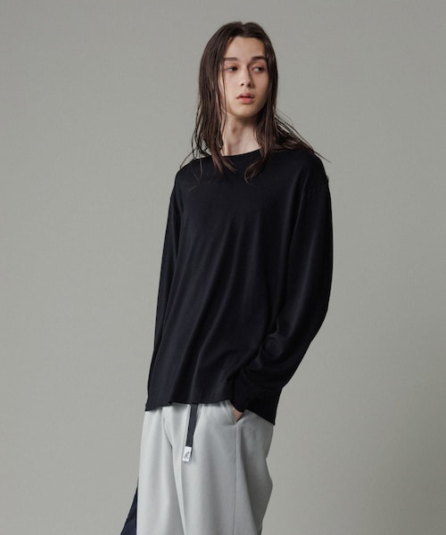ADAM ET ROPE'(アダムエロペ)の「【NIKKE】ウール天竺 ロングスリーブ ニットT(Tシャツ/カットソー・メンズ・ブラック/ネイビー・L/M)」の6枚目の写真