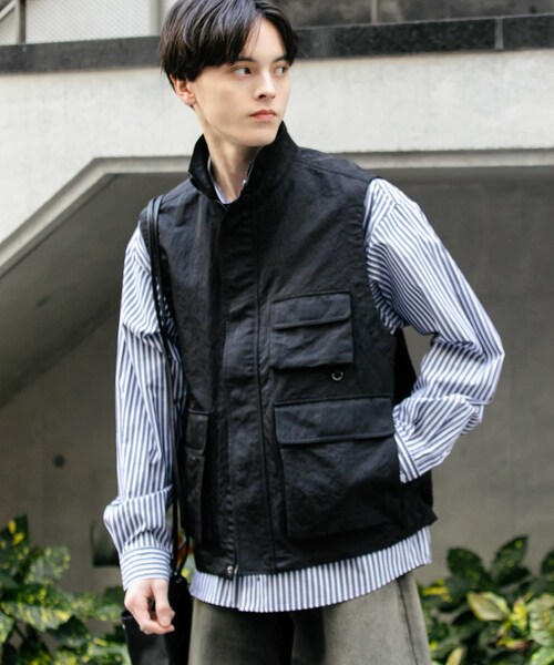 SENSE OF PLACE by URBAN RESEARCH(センスオブプレイスバイアーバンリサーチ)の「マルチポケットトラックベスト(テーラードジャケット・メンズ・BLACK/BLUE・M/L)」の14枚目の写真